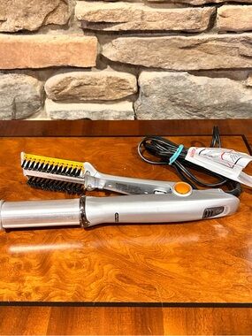 Instyler works rotating Heated Hair Styler Brush with Integrated Bristles.